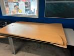 Kantoormeubilair, bureaus, ladekasten, stoelen, Ophalen, Bureau
