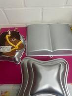 3 sets Wilton bakpannen: pony - boek en 3kussens, Hobby en Vrije tijd, Ophalen, Zo goed als nieuw, Taarten, Bakvorm