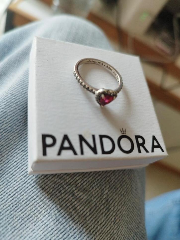 bague pandora coeur surélevé rouge/argent      taille 52mm, Handtassen en Accessoires, Ringen, Nieuw, Dame, Kleiner dan 17, Rood