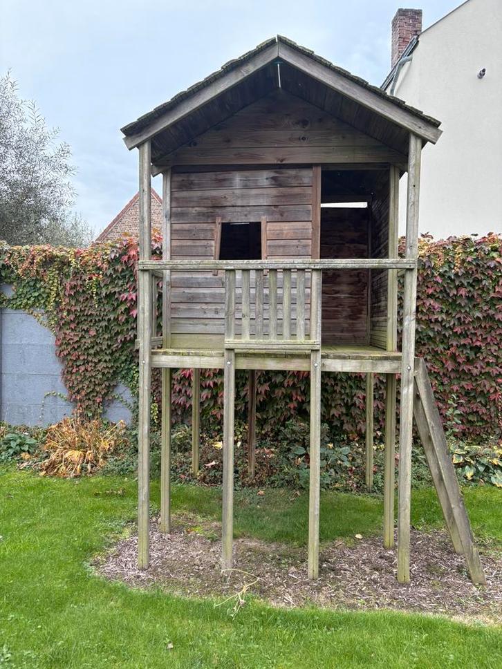 Speelhuisje met rode schuifaf, Kinderen en Baby's, Speelgoed | Buiten | Speelhuisjes, Zo goed als nieuw, Ophalen