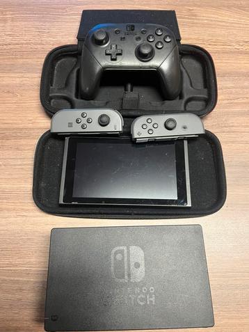 Nintendo Switch + Pro Controller, Games en Spelcomputers, Ophalen, Gebruikt