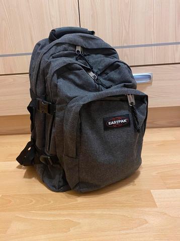Eastpak boekentas groot beschikbaar voor biedingen