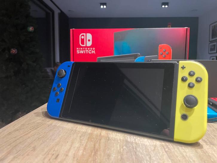 Nintendo Switch console en toebehoren, Games en Spelcomputers, Spelcomputers | Nintendo Switch, Ophalen