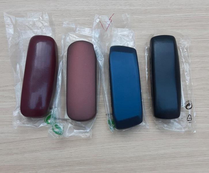 brillendozen, geschikt voor iets kleinere brillen, leesbril, Handtassen en Accessoires, Zonnebrillen en Brillen | Heren, Nieuw