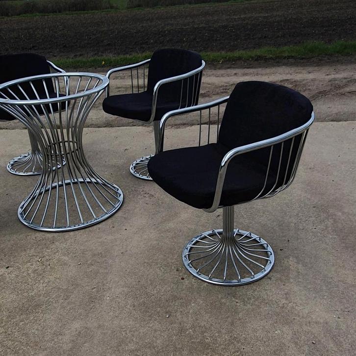 4 Vintage Tacke stoelen en ronde tafel chroom zwart wire, Huis en Inrichting, Stoelen, Gebruikt, Ophalen