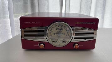 Classic Pino platenspeler met AM/FM radio beschikbaar voor biedingen