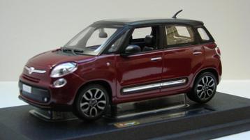 Burago Fiat 500L 1:24 beschikbaar voor biedingen