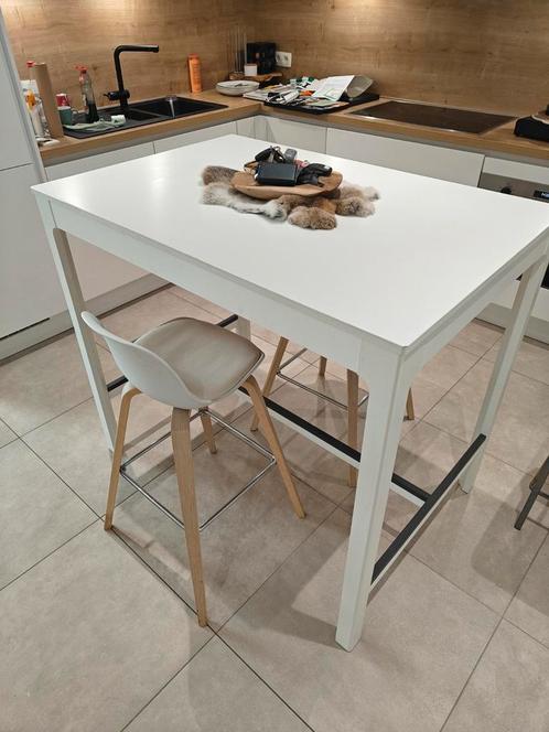 Hoge tafel+ 2 krukken gratis., Huis en Inrichting, Tafels | Statafels, Zo goed als nieuw, Ophalen