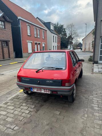Peugeot 205 beschikbaar voor biedingen
