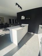 Witte keuken met keukeneiland – inclusief Siemens-toestellen, Huis en Inrichting, Keuken | Complete keukens, Ophalen, Gebruikt