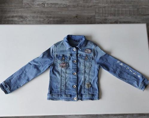 Kort jeansjasje maat 128. Merk Friends the television series, Kinderen en Baby's, Kinderkleding | Maat 128, Gebruikt, Meisje, Jas