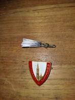 Twee speldjes, Verzamelen, Speldjes, Pins en Buttons, Ophalen of Verzenden, Stad of Land, Speldje of Pin