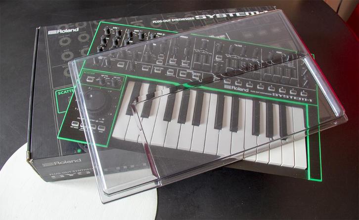 Roland System-1 (+ Decksaver), Muziek en Instrumenten, Synthesizers, Zo goed als nieuw, Overige aantallen, Roland, Met midi-aansluiting