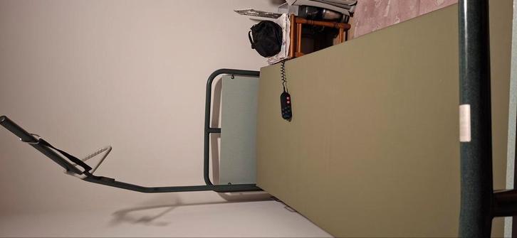 Ziekenhuis  bed volledig   naar de wensen ,van de patiënt,, Huis en Inrichting, Slaapkamer | Bedden, Gebruikt, Ophalen