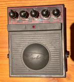 George Dennis King Bee distortion pedal true bypass, Musique & Instruments, Envoi, Utilisé, Distortion, Overdrive ou Fuzz