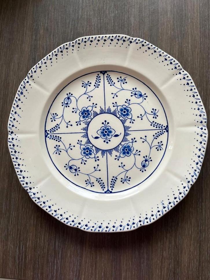 Oude platte schotel – Boch Frères La Louvière – Meissen, Antiek en Kunst, Antiek | Servies los, Ophalen of Verzenden