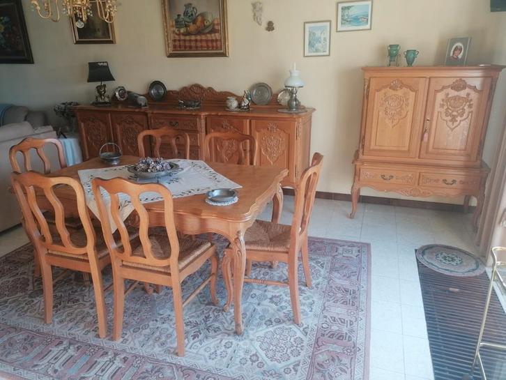 Eetplaats in massief eik., Huis en Inrichting, Complete eetkamers, Ophalen