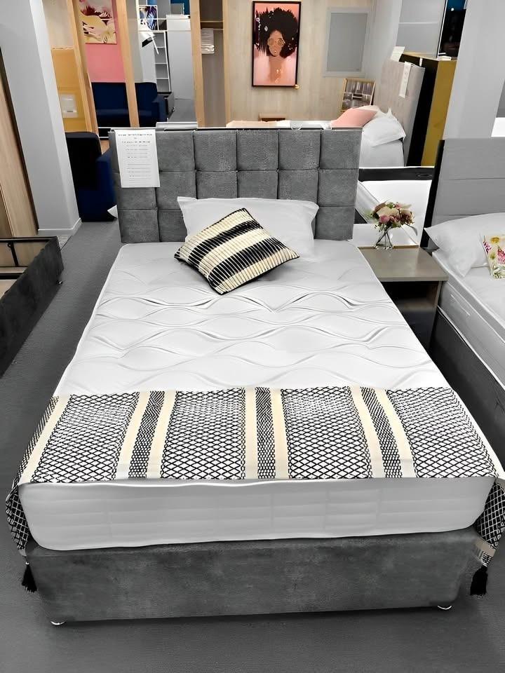 Gloednieuw bed met matras te koop met gratis bezorging, Huis en Inrichting, Slaapkamer | Boxsprings, Nieuw, 140 cm, 200 cm, Twijfelaar