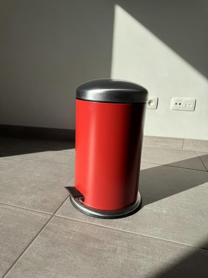 Rode pedaalemmer met binnenemmer – 20L, Huis en Inrichting, Woonaccessoires | Prullenbakken, Zo goed als nieuw, Metaal, 50 tot 75 cm