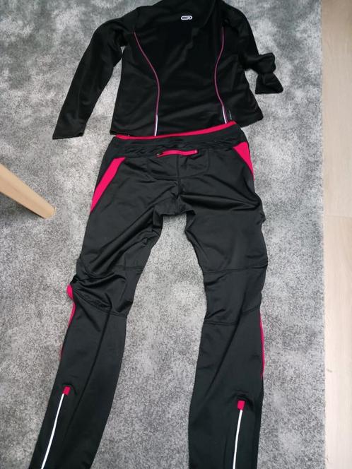 Sporttrui en sportbroek merk Decatlon te koop.Maat 40 M, Kleding | Dames, Sportkleding, Zo goed als nieuw, Maat 38/40 (M), Ophalen