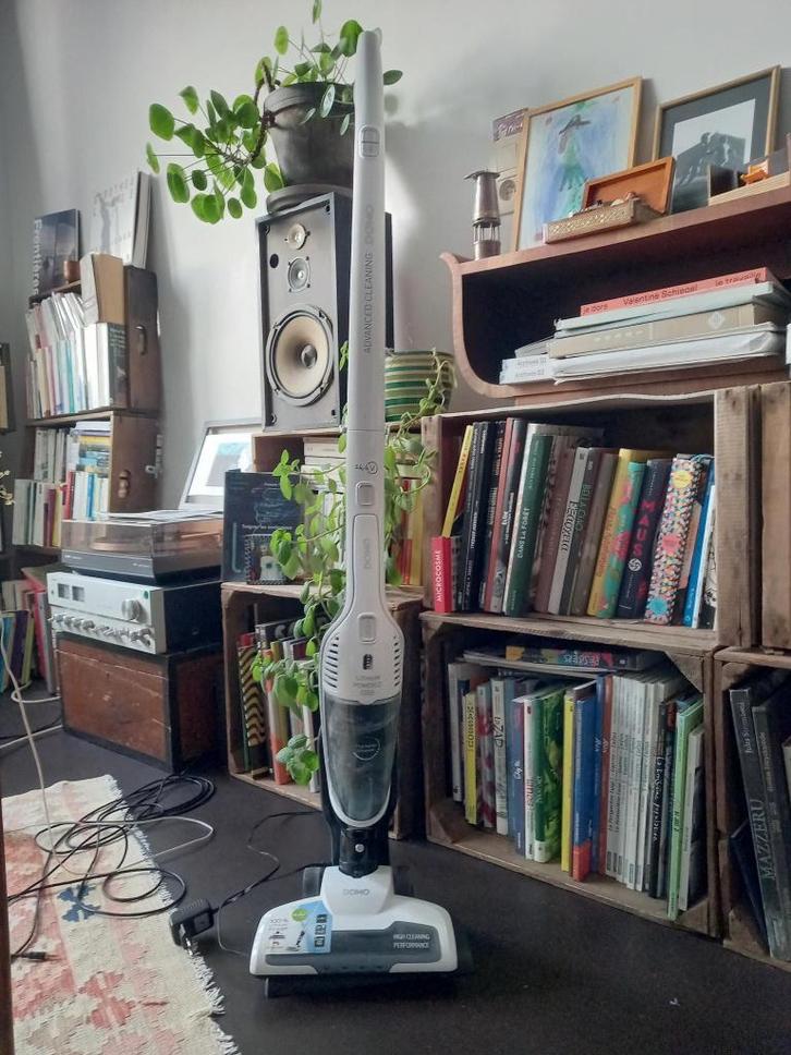 Aspirateur-balai Domo, Electroménager, Aspirateurs, Utilisé, Aspirateur, Réservoir, Enlèvement