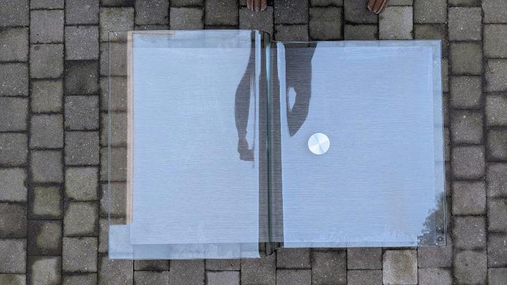 Table basse Rolf Benz avec plateau en verre incurvé, Maison & Meubles, Tables | Tables de salon, Rond, Enlèvement