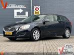 Volvo V60 1.6 T3 Kinetic | Leder | Climate | Cruise | Navi |, Auto's, Volvo, 139 g/km, Zwart, Start-stop-systeem, Overige kleuren