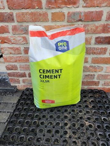 ProOne cement CEM II/C-M (S-L) 32,5N - 25KG PE Benor beschikbaar voor biedingen