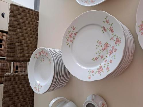 Een heel mooi bohemia koffie en eetservies., Antiek en Kunst, Antiek | Servies compleet, Ophalen