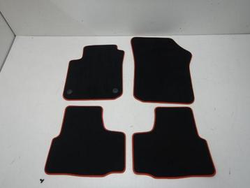VW UP! GTI Mattenset Satijnzwart Rode Stiksel 1S1863011 NIEU beschikbaar voor biedingen