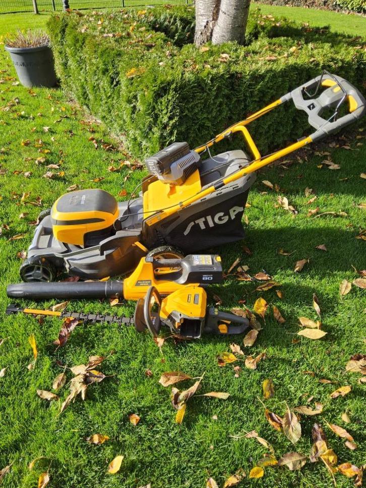 bladblazer + grasmaaier + hegge trimmer + Accu, Tuin en Terras, Heggenscharen, Zo goed als nieuw, Accu, Ophalen