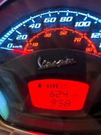 Vespa 125cc bouwjaar 2018, Fietsen en Brommers, Ophalen, Zo goed als nieuw