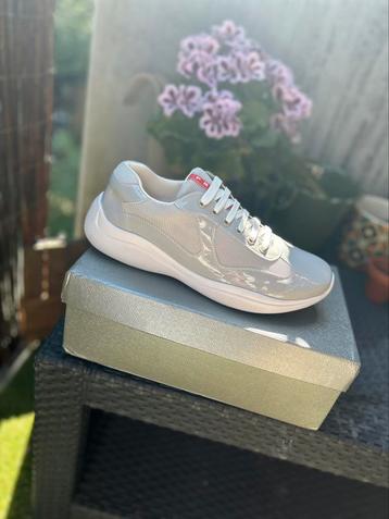 Prada Silver 44/45, Enlèvement, Neuf