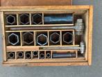 Ratelsleutelset Oldtimer Tractor / Jeep Ferret toolbox wood, Ophalen of Verzenden, Gebruikt