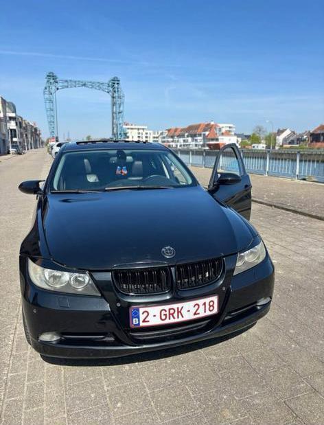 Te koop: BMW 318i E90 - Automaat - Benzine, Auto's, BMW, Bedrijf, 3 Reeks, Benzine, Euro 4, Berline, 5 deurs, Automaat, Zwart