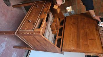 Secretaire beschikbaar voor biedingen