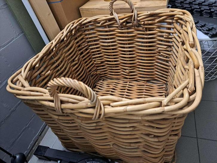 Grote mand voor houtblokken/speelgoed/dekens, Huis en Inrichting, Woonaccessoires | Schalen en Manden, Gebruikt, Mand, Vierkant