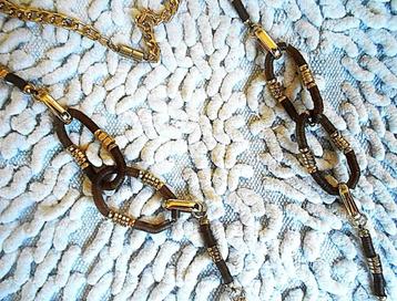 mooie lange gouden ketting beschikbaar voor biedingen