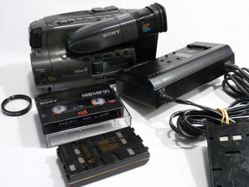 Sony Video8 CCD-TR505E, kleuren LCD, accu, oplader, stroom beschikbaar voor biedingen