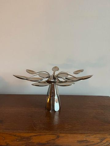 Design kandelaar/serveerschaal ‘The Smith’s Spoons’  beschikbaar voor biedingen