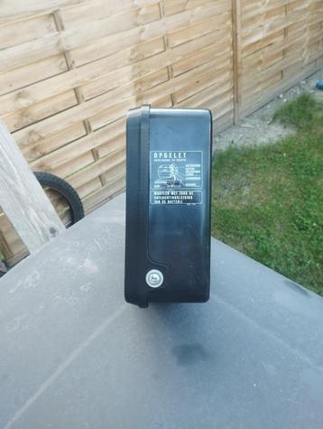 Boite à batterie sans batterie honda camino  beschikbaar voor biedingen