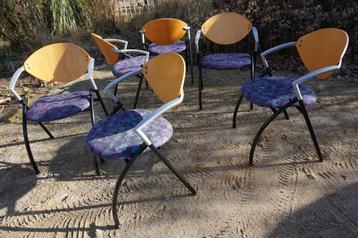 6 vintage eetkamerstoelen, strak design beschikbaar voor biedingen
