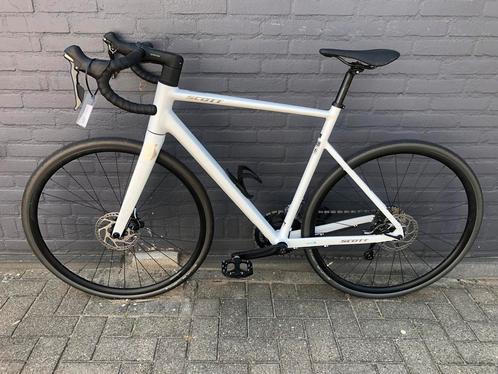 Nagenoeg nieuwe scott racefiets, Fietsen en Brommers, Fietsen | Racefietsen, Zo goed als nieuw, Ophalen