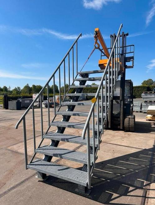 Gegalvaniseerde steektrap bordestrap wenteltrap trap trappen, Doe-het-zelf en Bouw, Metalen, Ophalen of Verzenden