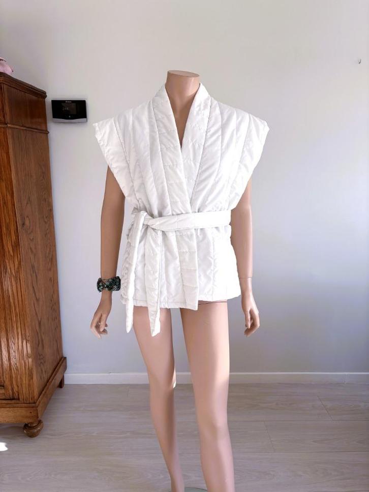 Garconne - witte gewateerde mouwloze vest S/M, Kleding | Dames, Jassen | Winter, Zo goed als nieuw, Maat 38/40 (M), Wit, Verzenden