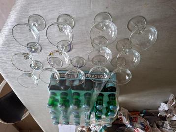 babycham drank en glas.  beschikbaar voor biedingen