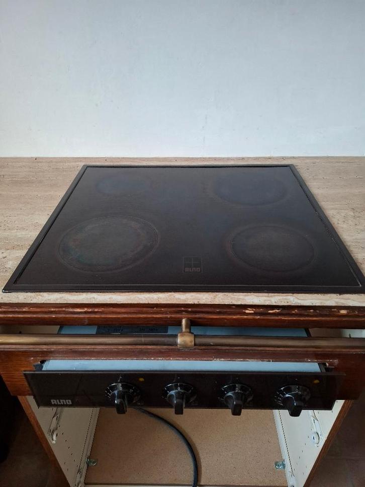 Keramische kookplaat met afzonderlijke bedieningsknoppen, Elektronische apparatuur, Kookplaten, Gebruikt, Inbouw, Keramisch, 4 kookzones