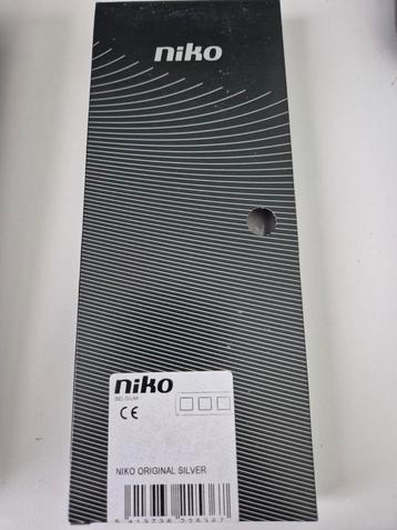 7 x Niko silver liggend afdekplaatje beschikbaar voor biedingen