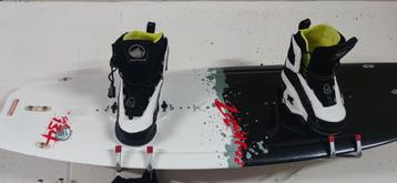 Wakeboard Liquid Force in nieuwstaat beschikbaar voor biedingen