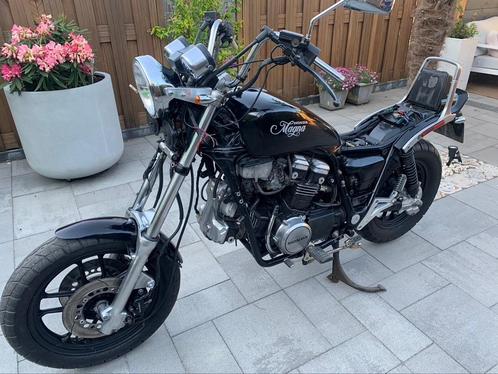 Honda V65 Magna VF1100, Motoren, Motoren | Honda, Particulier, Toermotor, meer dan 35 kW, 4 cilinders, Cardan-aandrijving, Ophalen